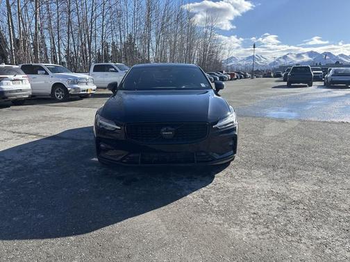 Onyx Black Metallic 2024 Volvo S60 B5 Plus Black Edition