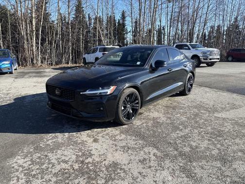 Onyx Black Metallic 2024 Volvo S60 B5 Plus Black Edition