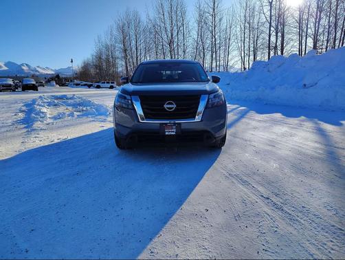 2024 Nissan Pathfinder SV 4WD