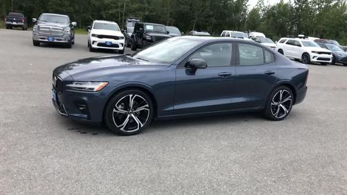 2024 Volvo S60 B5 Core Dark Theme
