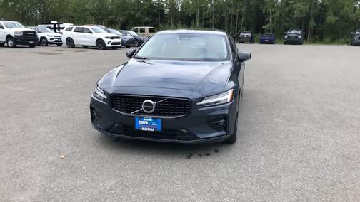 2024 Volvo S60 B5 Core Dark Theme