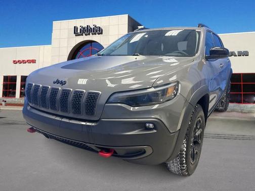 2023 Jeep Cherokee Trailhawk