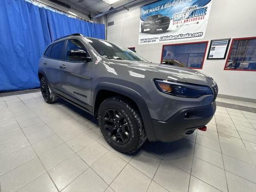 2023 Jeep Cherokee Trailhawk