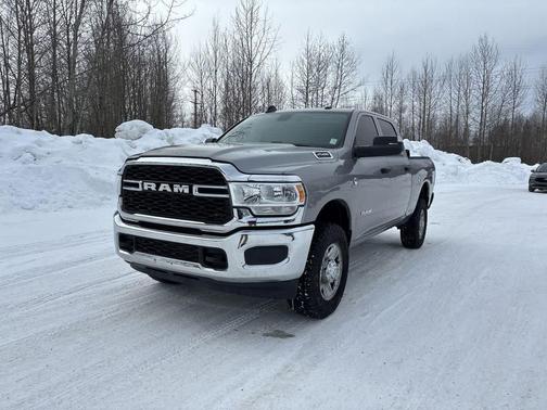 2022 RAM 2500 Tradesman Crew Cab 4x4 6'4' Box