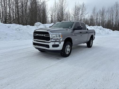 2022 RAM 2500 Tradesman Crew Cab 4x4 6'4' Box