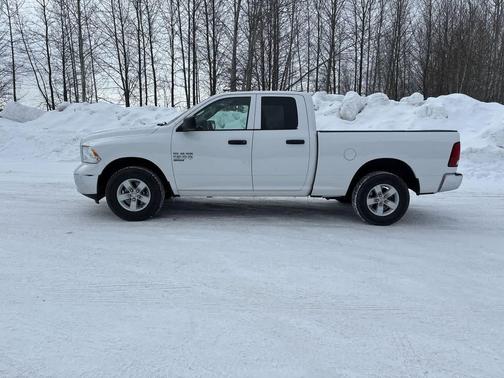 Bright White Clearcoat 2024 RAM 1500 Classic SLT