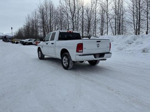 Bright White Clearcoat 2024 RAM 1500 Classic SLT