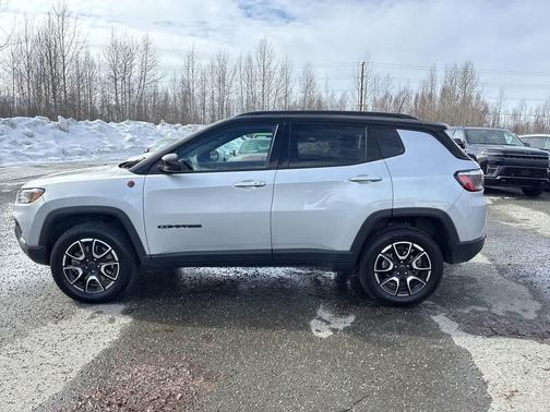 2025 Jeep Compass Trailhawk