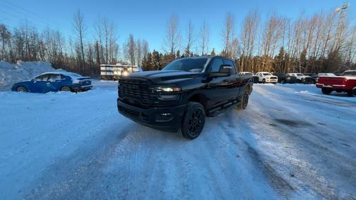 Diamond Black Crystal Pearlcoat 2026 RAM 3500 Big Horn Crew Cab 4x4 6'4' Box