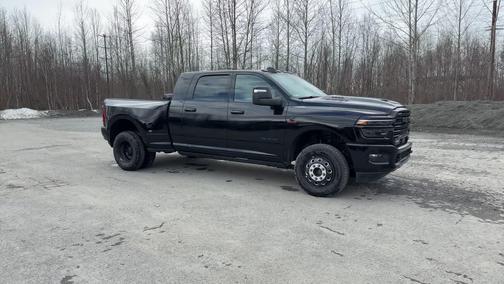 Diamond Black Crystal Pearlcoat 2026 RAM 3500 Laramie Mega Cab 4x4 6'4' Box
