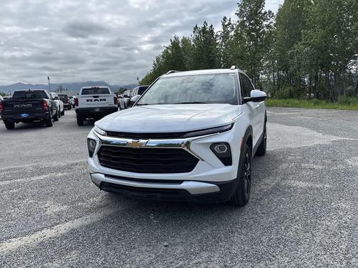 Summit White 2025 Chevrolet Trailblazer LT