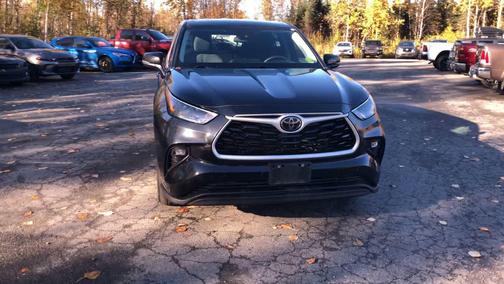 2024 Toyota Highlander LE
