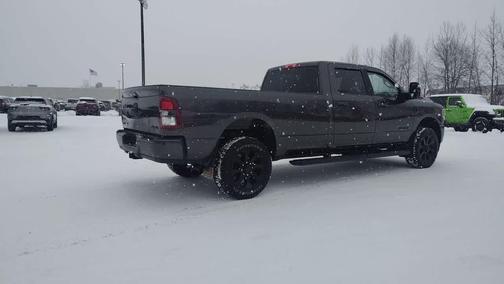 2024 RAM 3500 Big Horn Crew Cab 4x4 8' Box