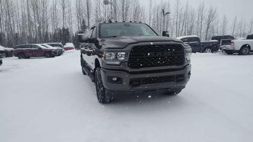 2024 RAM 3500 Big Horn Crew Cab 4x4 8' Box