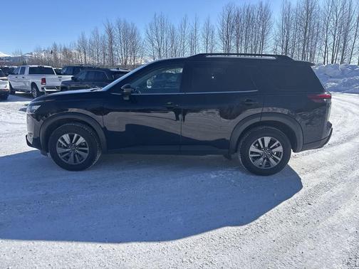 2025 Nissan Pathfinder SV 4WD