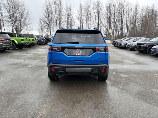 Hydro Blue Pearlcoat 2026 Jeep Cherokee Overland