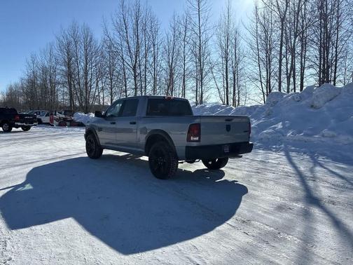 2024 RAM 1500 Classic Warlock Crew Cab 4x4 5'7' Box