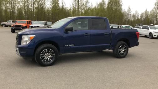 2022 Nissan Titan SV