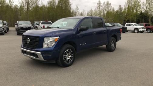 2022 Nissan Titan SV