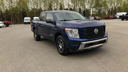 2022 Nissan Titan SV