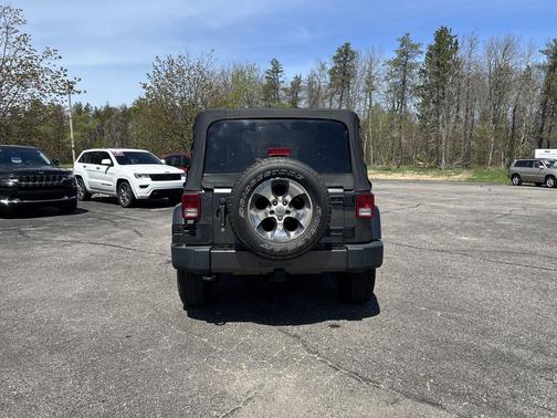 Granite Crystal Metallic Clearcoat 2018 Jeep Wrangler JK Unlimited Sahara