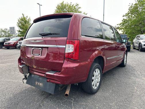 2013 Chrysler Town & Country Touring