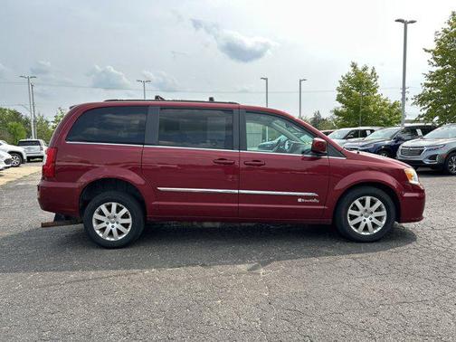 2013 Chrysler Town & Country Touring