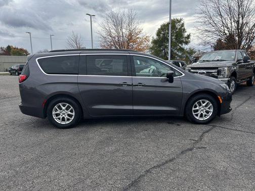 2021 Chrysler Voyager LXI