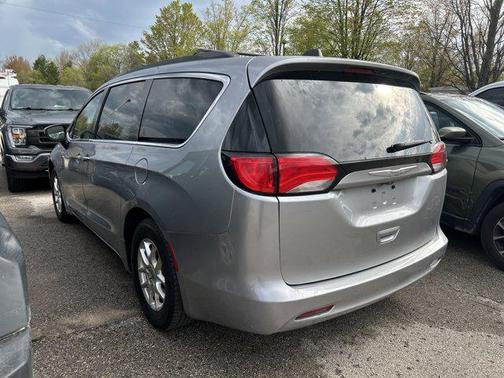 Billet Silver Metallic Clearcoat 2021 Chrysler Voyager LXI