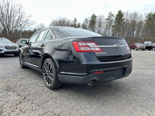 2018 Ford Taurus SEL