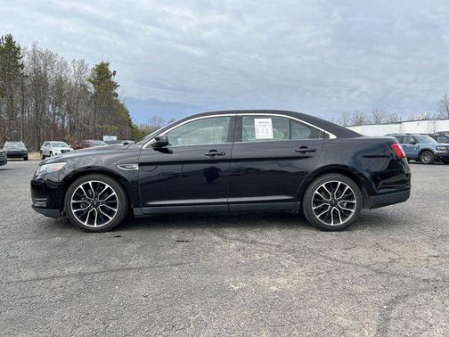 2018 Ford Taurus SEL