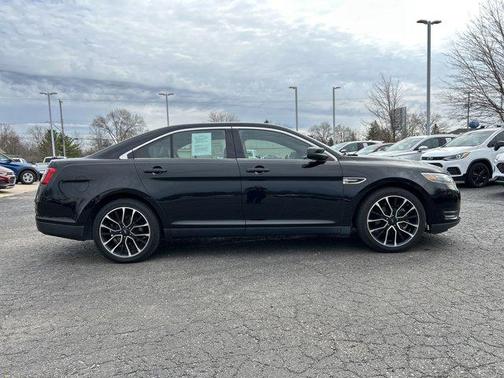 2018 Ford Taurus SEL