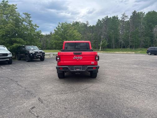 Firecracker Red Clearcoat 2020 Jeep Gladiator Overland
