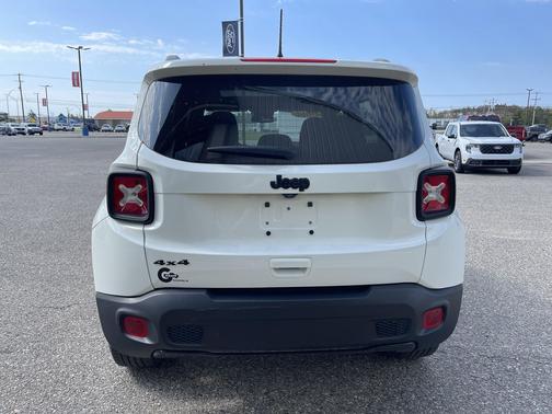 Alpine White Clearcoat 2022 Jeep Renegade Altitude