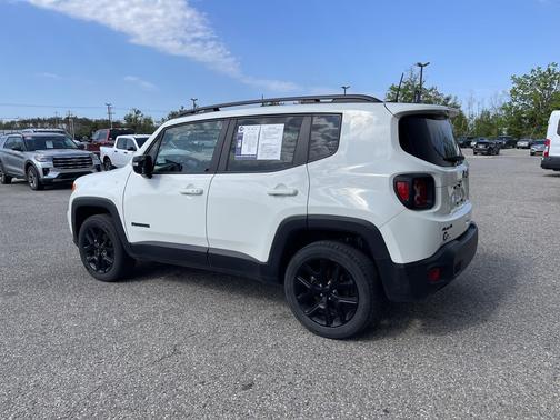 Alpine White Clearcoat 2022 Jeep Renegade Altitude