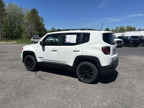 Alpine White Clearcoat 2022 Jeep Renegade Altitude