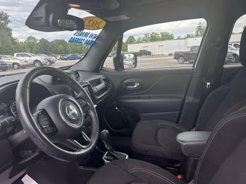 Alpine White Clearcoat 2022 Jeep Renegade Altitude