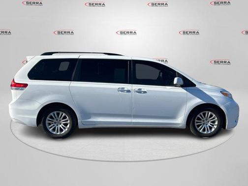 2013 Toyota Sienna XLE