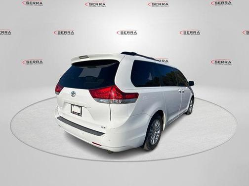 2013 Toyota Sienna XLE
