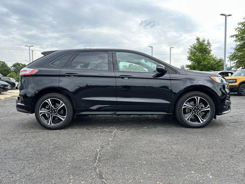 2022 Ford Edge ST