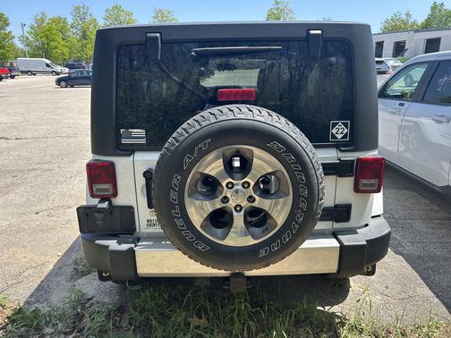 Bright White Clearcoat 2017 Jeep Wrangler Unlimited Sahara