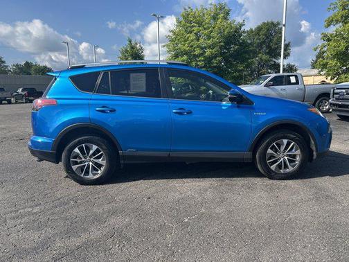 2017 Toyota RAV4 Hybrid XLE