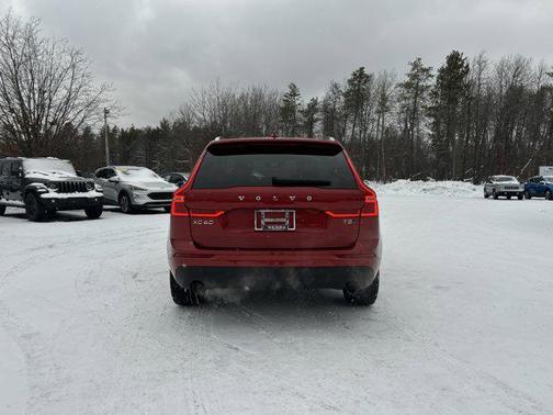 2021 Volvo XC60 T5 Momentum