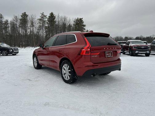 2021 Volvo XC60 T5 Momentum