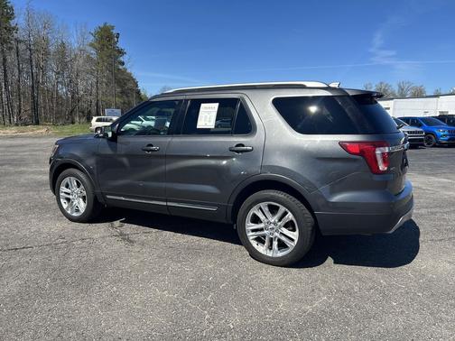 MAGNETIC 2017 Ford Explorer XLT