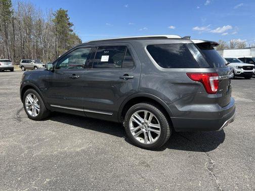 MAGNETIC 2017 Ford Explorer XLT