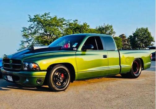 Green 1998 Dodge Dakota Base