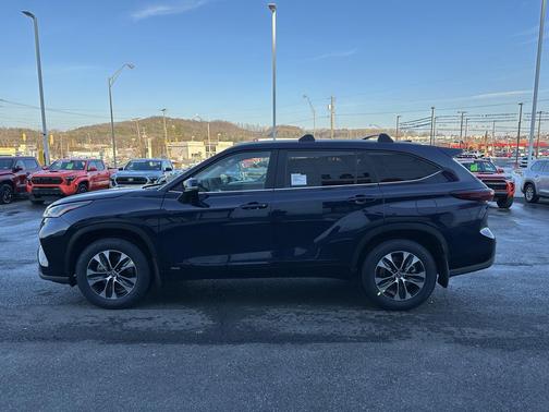 2026 Toyota Highlander Hybrid XLE
