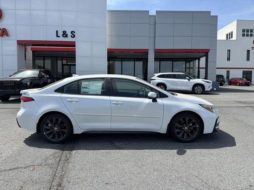 Wind Chill Pearl 2026 Toyota Corolla SE