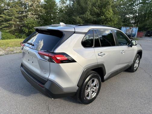 Silver Sky Metallic 2022 Toyota RAV4 XLE